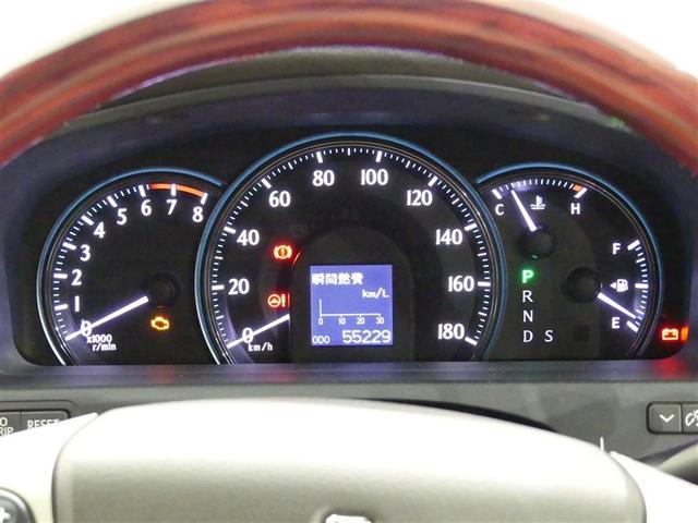 クラウン 2.5ロイヤルサルーン アニバーサリーED ミュージックプレイヤー接続可 電動シート 革シート アルミホイール ワンオーナー 記録簿 キーレス CD 盗難防止装置 オートクルーズコントロール HDDナビ HIDヘッドライト フルセグ(19枚目)