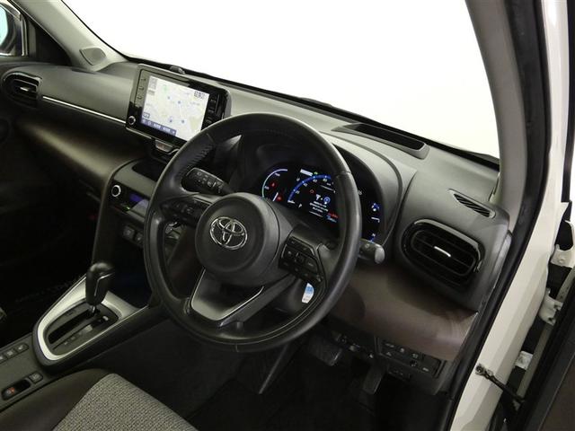 ヤリスクロス ハイブリッドＺ　１００Ｖ電源　ミュージックプレイヤー接続可　電動シート　アルミホイール　ワンオーナー　ＬＥＤヘッドランプ　キーレス　ＣＤ　盗難防止装置　ハイブリッド　オートクルーズコントロール　メモリーナビ　フルセグ（4枚目）