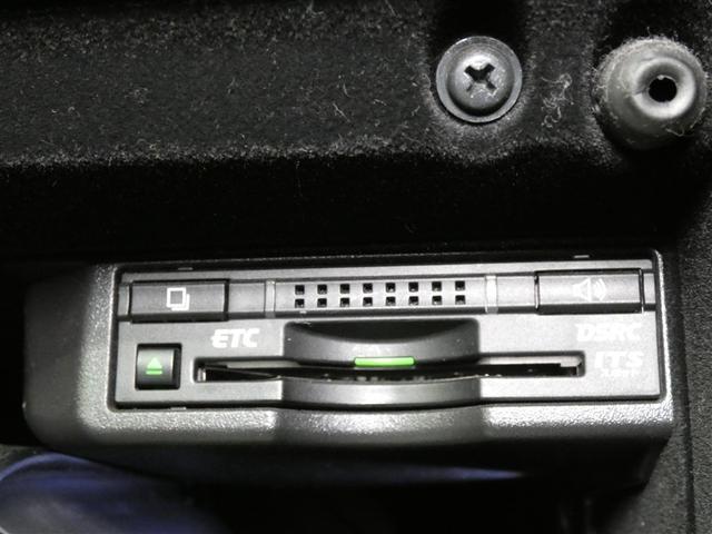 �i�r�A���^�C�v�̂d�s�b�ԍڋ@�ł��B�i�r�Q�[�V�����ƘA�����Ă���܂��̂ŃJ�[�h���}����m�点�Ă����ȂǕ֗��ȋ@�\���ǉ�����Ă��܂��B