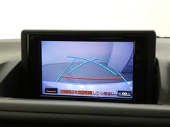 車庫入れの強い味方。後退時の死角をチェックするために便利です。 5