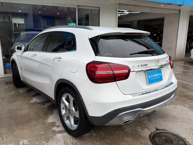 GLAクラス GLA220 4マチック 1オーナー 禁煙車 黒レザー 純正ナビ TV リアカメラ 電動リアゲート レーダーセーフティ スマートキー LEDライト シートヒーター ACC BSM ドラレコ 純正AW(18枚目)