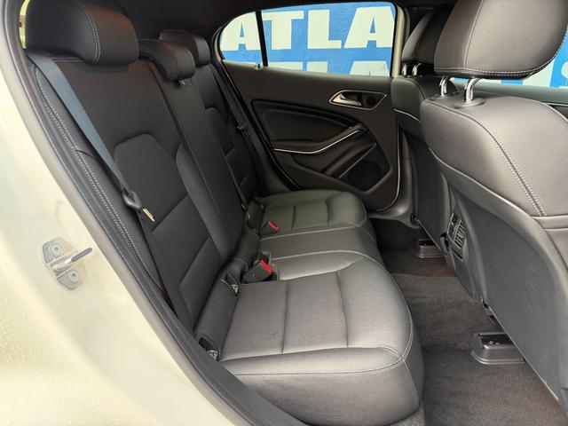 GLAクラス GLA220 4マチック 1オーナー 禁煙車 黒レザー 純正ナビ TV リアカメラ 電動リアゲート レーダーセーフティ スマートキー LEDライト シートヒーター ACC BSM ドラレコ 純正AW(24枚目)