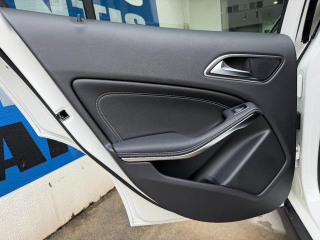 GLAクラス GLA220 4マチック 1オーナー 禁煙車 黒レザー 純正ナビ TV リアカメラ 電動リアゲート レーダーセーフティ スマートキー LEDライト シートヒーター ACC BSM ドラレコ 純正AW(44枚目)