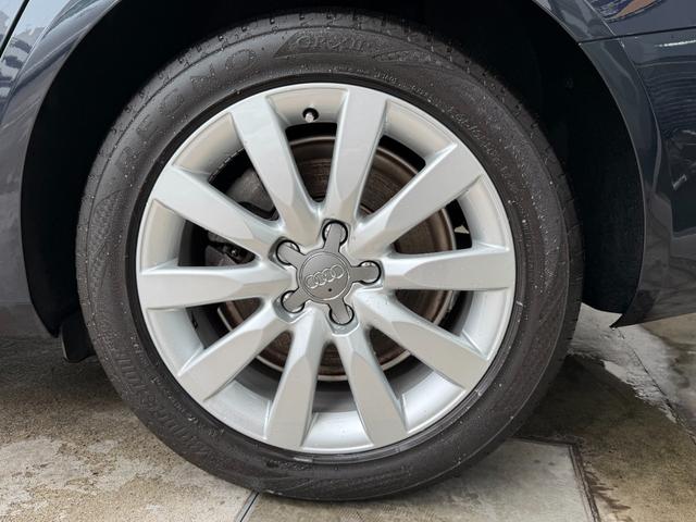 A4アバント 2.0TFSIクワトロ SEパッケージ 1オーナー 禁煙車 ベージュ革シート アシスタンスPKG 純正ナビ TV リアカメラ キセノン ACC BSM スマートキー 電動シート シートヒーター 純正AW(6枚目)