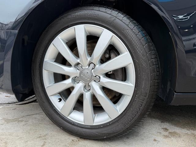 A4アバント 2.0TFSIクワトロ SEパッケージ 1オーナー 禁煙車 ベージュ革シート アシスタンスPKG 純正ナビ TV リアカメラ キセノン ACC BSM スマートキー 電動シート シートヒーター 純正AW(7枚目)