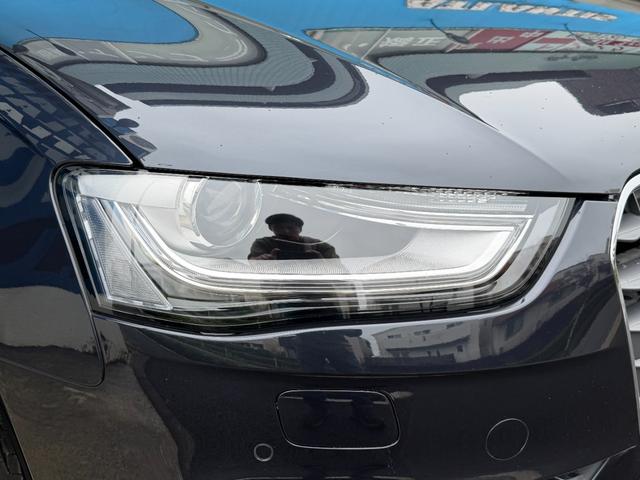 A4アバント 2.0TFSIクワトロ SEパッケージ 1オーナー 禁煙車 ベージュ革シート アシスタンスPKG 純正ナビ TV リアカメラ キセノン ACC BSM スマートキー 電動シート シートヒーター 純正AW(11枚目)