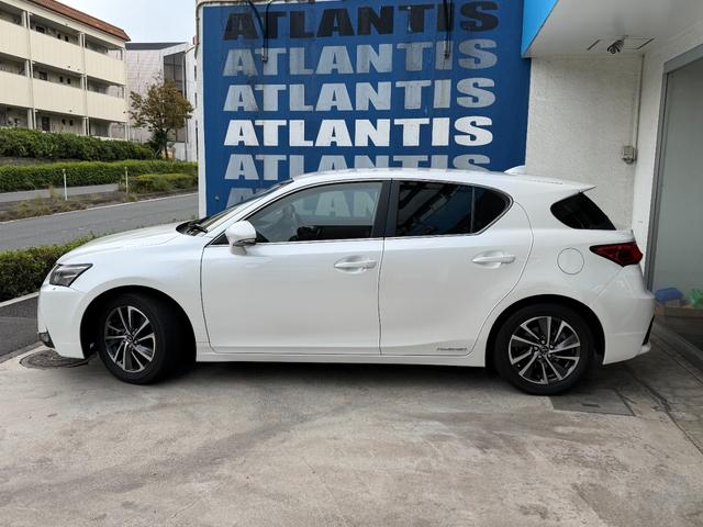 ＣＴ ＣＴ２００ｈ　バージョンＣ　１オーナー　禁煙車　黒レザーシート　パフォーマンスダンパー　純正ナビ　ＴＶ　リアカメラ　ＡＣＣ　レーンアシスト　シートヒーター　電動シート　ＥＴＣ　ドラレコ　純正ＡＷ（4枚目）