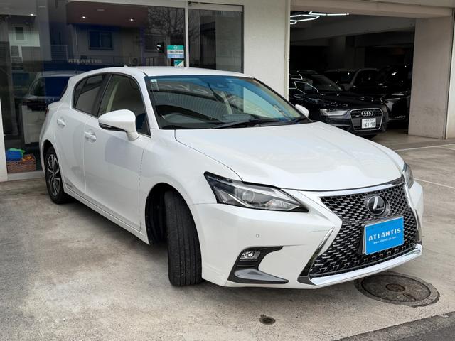 ＣＴ ＣＴ２００ｈ　バージョンＣ　１オーナー　禁煙車　黒レザーシート　パフォーマンスダンパー　純正ナビ　ＴＶ　リアカメラ　ＡＣＣ　レーンアシスト　シートヒーター　電動シート　ＥＴＣ　ドラレコ　純正ＡＷ（7枚目）