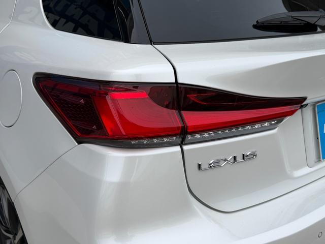 ＣＴ ＣＴ２００ｈ　バージョンＣ　１オーナー　禁煙車　黒レザーシート　パフォーマンスダンパー　純正ナビ　ＴＶ　リアカメラ　ＡＣＣ　レーンアシスト　シートヒーター　電動シート　ＥＴＣ　ドラレコ　純正ＡＷ（20枚目）