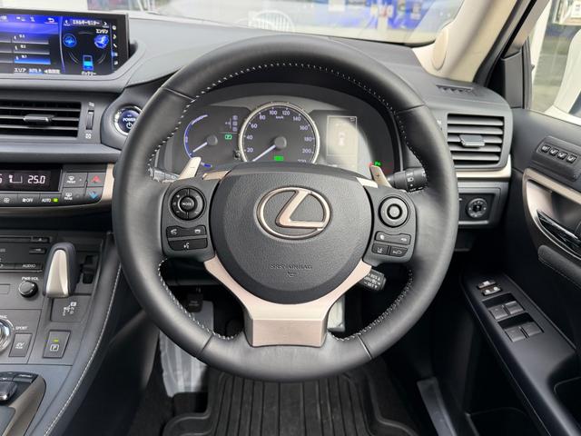 ＣＴ ＣＴ２００ｈ　バージョンＣ　１オーナー　禁煙車　黒レザーシート　パフォーマンスダンパー　純正ナビ　ＴＶ　リアカメラ　ＡＣＣ　レーンアシスト　シートヒーター　電動シート　ＥＴＣ　ドラレコ　純正ＡＷ（25枚目）