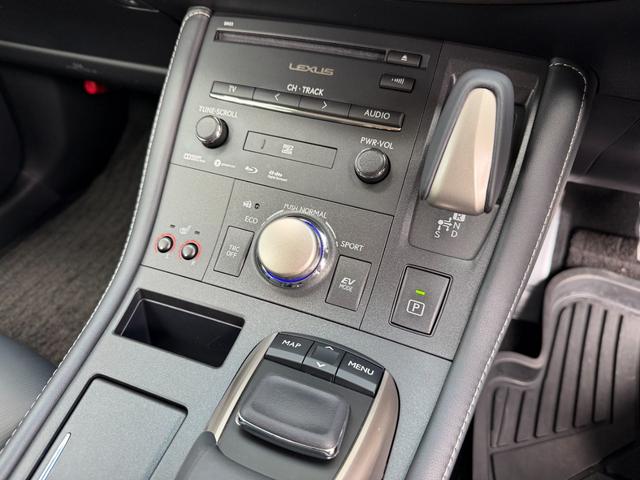 ＣＴ ＣＴ２００ｈ　バージョンＣ　１オーナー　禁煙車　黒レザーシート　パフォーマンスダンパー　純正ナビ　ＴＶ　リアカメラ　ＡＣＣ　レーンアシスト　シートヒーター　電動シート　ＥＴＣ　ドラレコ　純正ＡＷ（27枚目）