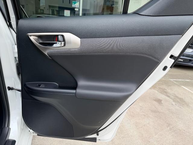 ＣＴ ＣＴ２００ｈ　バージョンＣ　１オーナー　禁煙車　黒レザーシート　パフォーマンスダンパー　純正ナビ　ＴＶ　リアカメラ　ＡＣＣ　レーンアシスト　シートヒーター　電動シート　ＥＴＣ　ドラレコ　純正ＡＷ（37枚目）