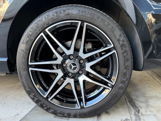 Ｖクラス Ｖ２２０ｄ　アバンギャルド　ＡＭＧラインパッケージ　１オーナー　禁煙車　ベージュ革　デジタルインナーミラー　純正ナビ　ＴＶ　３６０°カメラ　ドラレコ　レーダーセーフティ　電動リアゲート　両側電動スライドドア　電動シート　シートヒーター　ＬＥＤライト（7枚目）