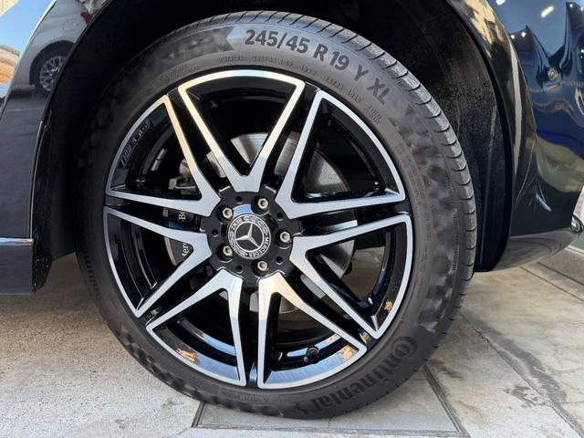 Ｖクラス Ｖ２２０ｄ　アバンギャルド　ＡＭＧラインパッケージ　１オーナー　禁煙車　ベージュ革　デジタルインナーミラー　純正ナビ　ＴＶ　３６０°カメラ　ドラレコ　レーダーセーフティ　電動リアゲート　両側電動スライドドア　電動シート　シートヒーター　ＬＥＤライト（15枚目）