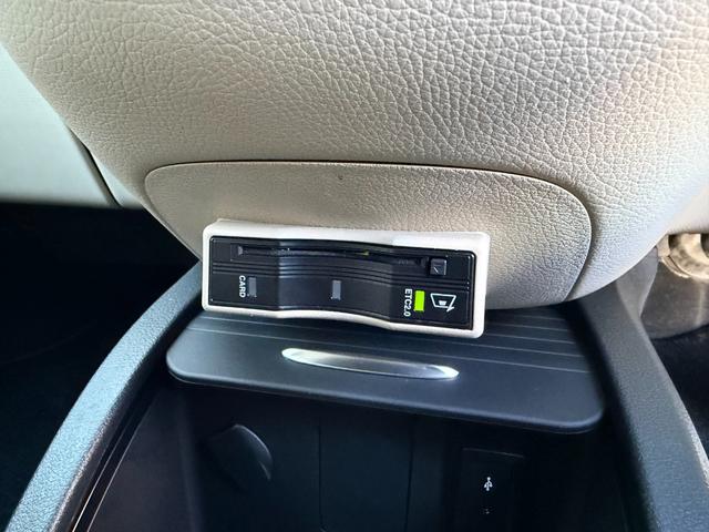 Ｖクラス Ｖ２２０ｄ　アバンギャルド　ＡＭＧラインパッケージ　１オーナー　禁煙車　ベージュ革　デジタルインナーミラー　純正ナビ　ＴＶ　３６０°カメラ　ドラレコ　レーダーセーフティ　電動リアゲート　両側電動スライドドア　電動シート　シートヒーター　ＬＥＤライト（31枚目）