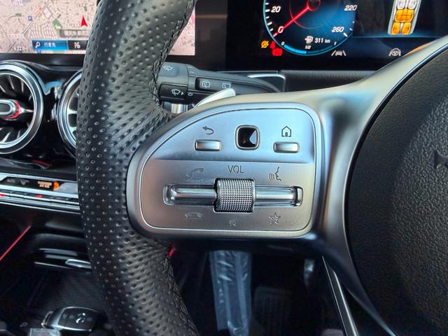 ＧＬＢ ＧＬＢ２００ｄ　ＡＭＧレザーエクスクルーシブＰ　１オーナー　禁煙車　レザーエクスクルーシブ　パノラマサンルーフ　パワーシート　純正ナビ　ＴＶ　３６０°カメラ　ＡＣＣ　ＢＳＭ　ＨＵＤ　レーンチェンジ　レーンアシスト　純正ＡＷ（32枚目）