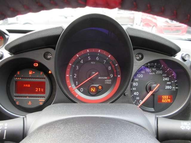 フェアレディZ ニスモ 純正HDDナビ+バックカメラ+ETC+BOSEサウンドシステム+RECAROシート+キセノンライト+専用19インチアルミ+NISMOマルチファンクションミラー!ドラレコの取付承っております。(10枚目)
