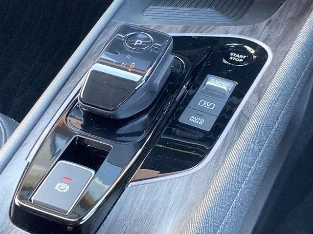 オーラ G レザーエディション コネクトナビ+アラウンドビュ-+ETC2.0+プロパイロット+ドラレコ+BOSEサウンド+シートヒーター+ハンドルヒーター+エマブレ+踏み間違い防止+LEDライト+17インチアルミ!試乗車アップ!(11枚目)