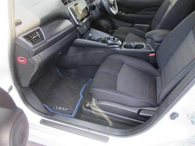 助手席も乗り降りが　楽々！