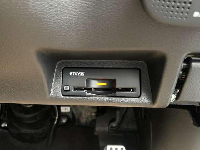 スカイライン 3.0 GT タイプSP ナビ アラウンドビュー 前後ドラレコ ドラレコ アルミホイール オートクルーズコントロール ナビTV レーンキープ LEDヘッドランプ スマートキー ETC イモビライザー バックカメラ アラウンドモニタ 誤発進抑制(11枚目)