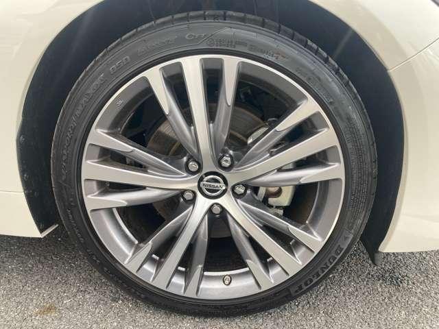 スカイライン 3.0 GT タイプSP ナビ アラウンドビュー 前後ドラレコ ドラレコ アルミホイール オートクルーズコントロール ナビTV レーンキープ LEDヘッドランプ スマートキー ETC イモビライザー バックカメラ アラウンドモニタ 誤発進抑制(18枚目)