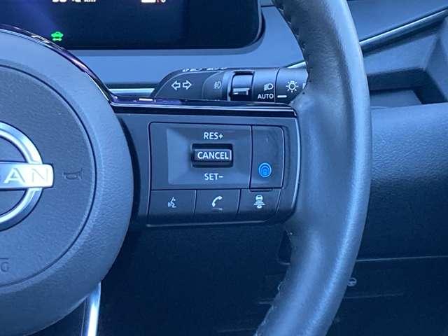 ノート Ｘ　９０周年記念車　コネクトナビ＋アラウンドビュー＋ＥＴＣ２．０＋プロパイロット＋ドラレコ＋寒冷地仕様＋エマブレ＋踏み間違い防止＋前席シートヒーター＋スマートルームミラー＋ＬＥＤライト＋１６インチアルミ　社有車ＵＰ（3枚目）