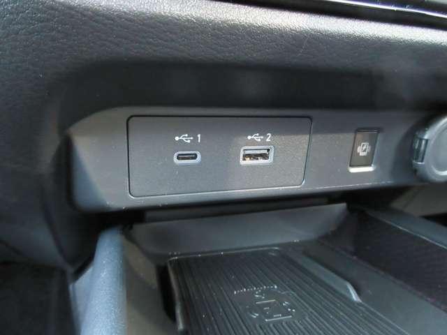 オーラ ニスモ コネクトナビ+アラウンドビュー+ETC2.0+プロパイロット+ドラレコ+寒冷地仕様+エマブレ+踏み間違い防止+前席シートヒーター+スマートルームミラー+LEDライト+専用17インチアルミ!(11枚目)