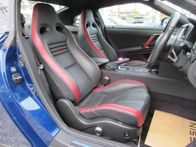 ＧＴ－Ｒ ３．８　ブラックエディション　４ＷＤ　ナビ　ＥＴＣ　ワンオーナー　盗難防止システム　オートクルーズコントロール　アルミホイール　ＡＢＳ　ＥＴＣ　４ＷＤ　スマートキー　ＨＤＤナビ　リヤカメラ　１オーナ（11枚目）