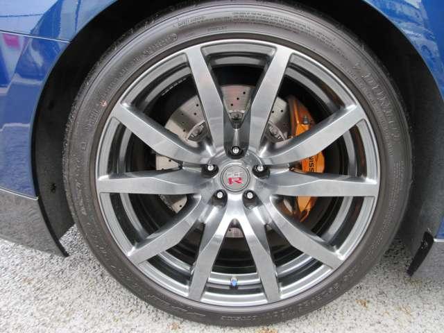 ＧＴ－Ｒ ３．８　ブラックエディション　４ＷＤ　ナビ　ＥＴＣ　ワンオーナー　盗難防止システム　オートクルーズコントロール　アルミホイール　ＡＢＳ　ＥＴＣ　４ＷＤ　スマートキー　ＨＤＤナビ　リヤカメラ　１オーナ（16枚目）
