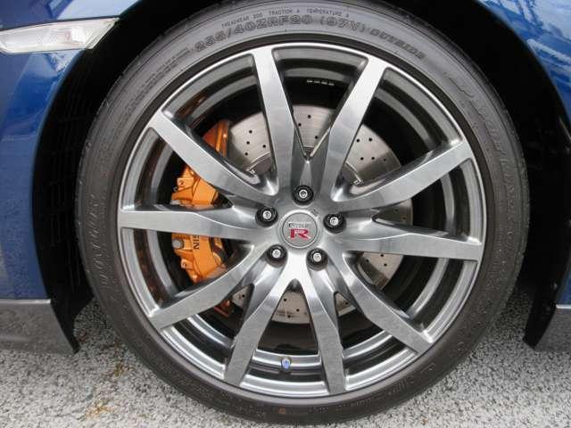 ＧＴ－Ｒ ３．８　ブラックエディション　４ＷＤ　ナビ　ＥＴＣ　ワンオーナー　盗難防止システム　オートクルーズコントロール　アルミホイール　ＡＢＳ　ＥＴＣ　４ＷＤ　スマートキー　ＨＤＤナビ　リヤカメラ　１オーナ（17枚目）