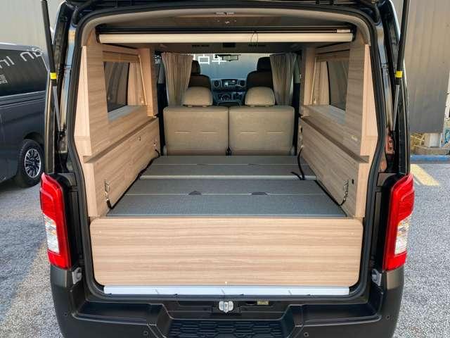 キャラバン グランドプレミアムＧＸ　マイルーム　純正メモリーナビ＋アラウンドビュー＋ＥＴＣ＋ナビ連動ドラレコ＋ウッドブラインド＋室内カーテン＋ロールスクリーン＋左側オートスライド＋ＬＥＤヘッドライト＋スマートルームミラー＋ステッカー！（2枚目）