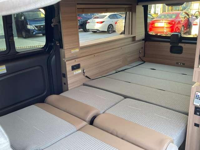 キャラバン グランドプレミアムＧＸ　マイルーム　純正メモリーナビ＋アラウンドビュー＋ＥＴＣ＋ナビ連動ドラレコ＋ウッドブラインド＋室内カーテン＋ロールスクリーン＋左側オートスライド＋ＬＥＤヘッドライト＋スマートルームミラー＋ステッカー！（20枚目）