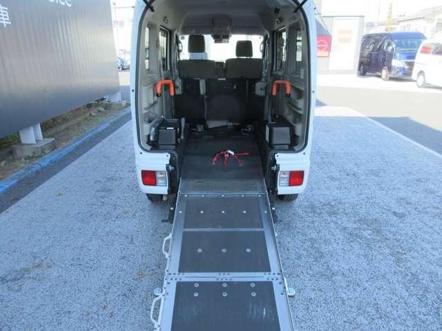 ＮＶ１００クリッパーリオ ６６０　チェアキャブ　ハイルーフ　４ＷＤ　社外ナビ　バックカメラ　エマブレ（2枚目）