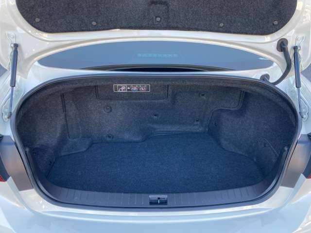 スカイライン ３．５　ハイブリッド　ＧＴ　タイプＳＰ　ナビ　プロパイ　ドラレコ　ワンオーナー　レーンアシスト　アダプティブクルーズ　衝突軽減ブレーキ　インテリジェントキー　ワンオーナー　記録簿　ＬＥＤヘッドライト　バックカメラ　ドラレコ　メモリーナビ　ＥＴＣ　アラウンドビュー（20枚目）