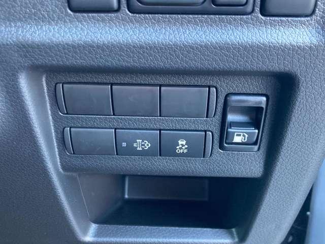 キャラバン ２．４　プレミアムＧＸ　ロングボディ　ディーゼルターボ　４ＷＤ　左側オートスライド　寒冷地　ＭＣ後モデル　エマブレ　寒冷地仕様　Ｂカメラ　ＬＥＤライト　スマートキー　両席エアバッグ　エアコン　４ＷＤ　全方位モニター　盗難防止装置　車線逸脱（12枚目）
