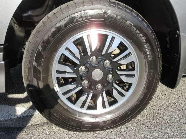 キャラバン ２．４　ＡＵＴＥＣＨ　ロングボディ　ディーゼルターボ　４ＷＤ　ナビ　アラウンドビュー　ドラレコ　ＥＴＣ　ＥＴＣ　レーンキープアシスト　４ＷＤ　全周囲カメラ（3枚目）