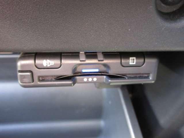 キャラバン ２．４　ＡＵＴＥＣＨ　ロングボディ　ディーゼルターボ　４ＷＤ　ナビ　アラウンドビュー　ドラレコ　ＥＴＣ　ＥＴＣ　レーンキープアシスト　４ＷＤ　全周囲カメラ（8枚目）