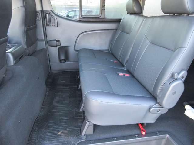 キャラバン ２．４　ＡＵＴＥＣＨ　ロングボディ　ディーゼルターボ　４ＷＤ　ナビ　アラウンドビュー　ドラレコ　ＥＴＣ　ＥＴＣ　レーンキープアシスト　４ＷＤ　全周囲カメラ（19枚目）