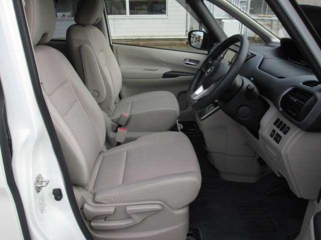 セレナ 2.0 XV 純正ナビ・TV アラウンドビューM ETC ク(4枚目)