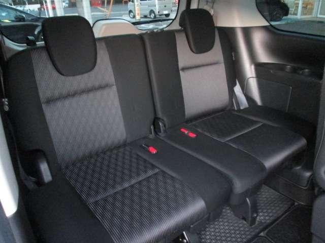 セレナ １．２　ｅ－ＰＯＷＥＲ　ハイウェイスター　Ｖ　アーバンクロム　プロパイロット　純正１０ｉｎナビ（12枚目）