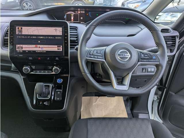 セレナ 1.2 e-POWER ハイウェイスター V プロパイロット 純正10inナビ アラウンド(4枚目)