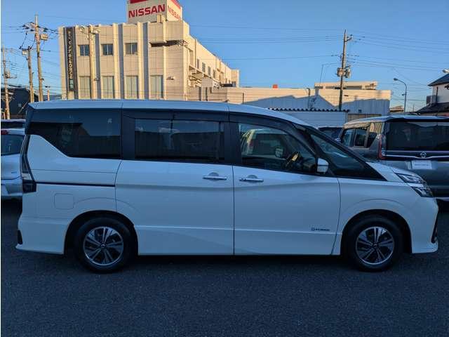 セレナ 1.2 e-POWER ハイウェイスター V プロパイロット 純正10inナビ アラウンド(6枚目)