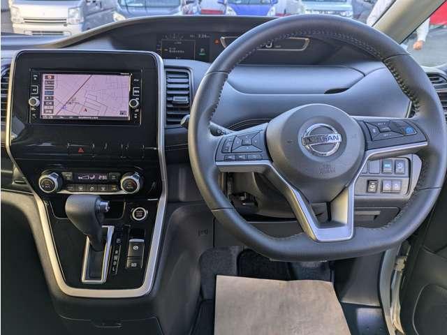 セレナ 2.0 ハイウェイスター プロパイロット エディション 4WD お純正ナビ バックカメラ シートヒータ(4枚目)