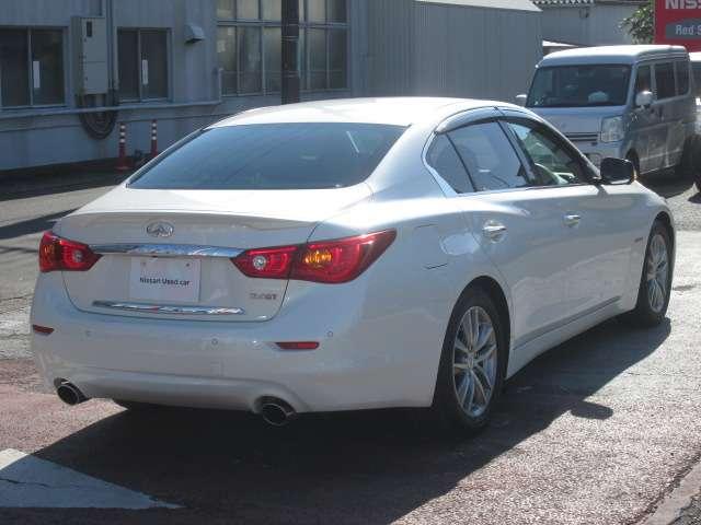 室内はハンドル周りからシート、床に至るまで、エンジンルームやボディももちろん隅々まで専門スタッフが一生懸命クリーニングし磨き上げています！綺麗なクルマで快適なドライブを！