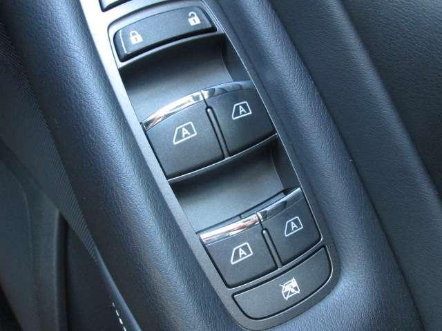 全席オートパワーウィンドウです