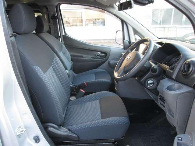 ＮＶ２００バネットバン １．６　ＧＸ　純正ナビ　バックカメラ　Ｅブレーキ（10枚目）