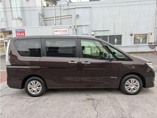 セレナ ２．０　２０Ｘ　Ｓ－ＨＹＢＲＩＤ　電動サンルーフ（5枚目）