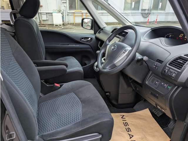 セレナ ２．０　２０Ｘ　Ｓ－ＨＹＢＲＩＤ　電動サンルーフ（9枚目）