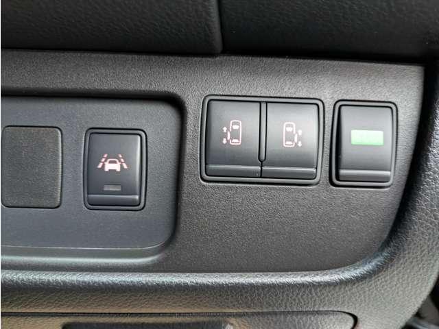 セレナ ２．０　２０Ｘ　Ｓ－ＨＹＢＲＩＤ　電動サンルーフ（13枚目）