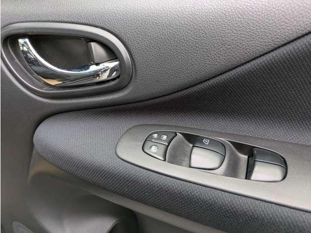 セレナ ２．０　２０Ｘ　Ｓ－ＨＹＢＲＩＤ　電動サンルーフ（16枚目）